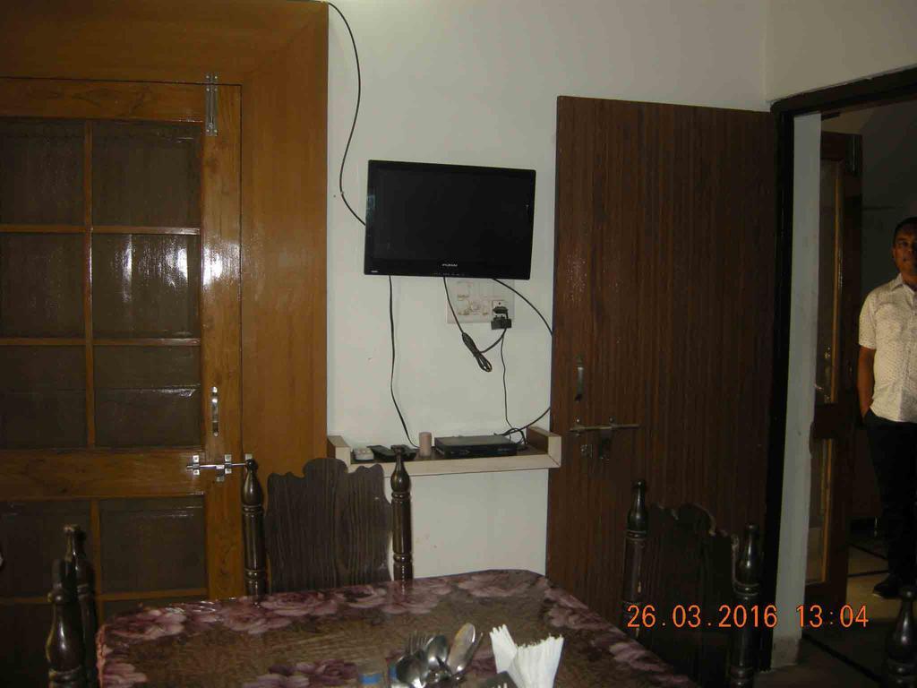 Sadhna Guest House ボーパール エクステリア 写真