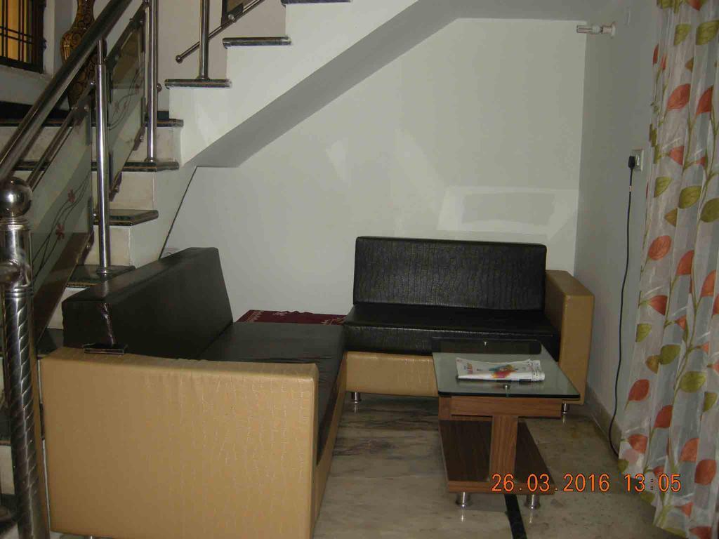 Sadhna Guest House ボーパール エクステリア 写真
