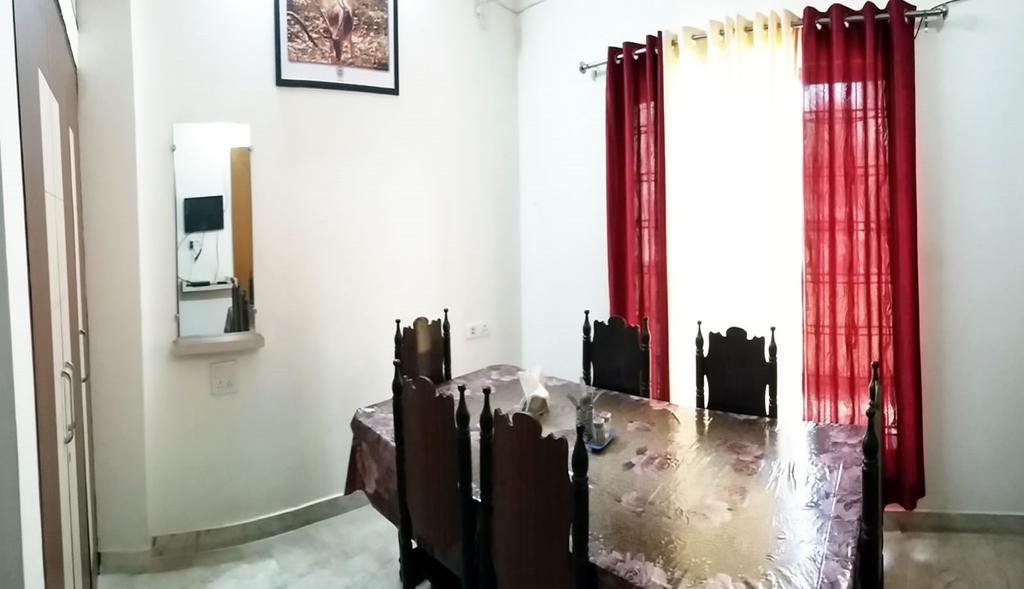 Sadhna Guest House ボーパール エクステリア 写真